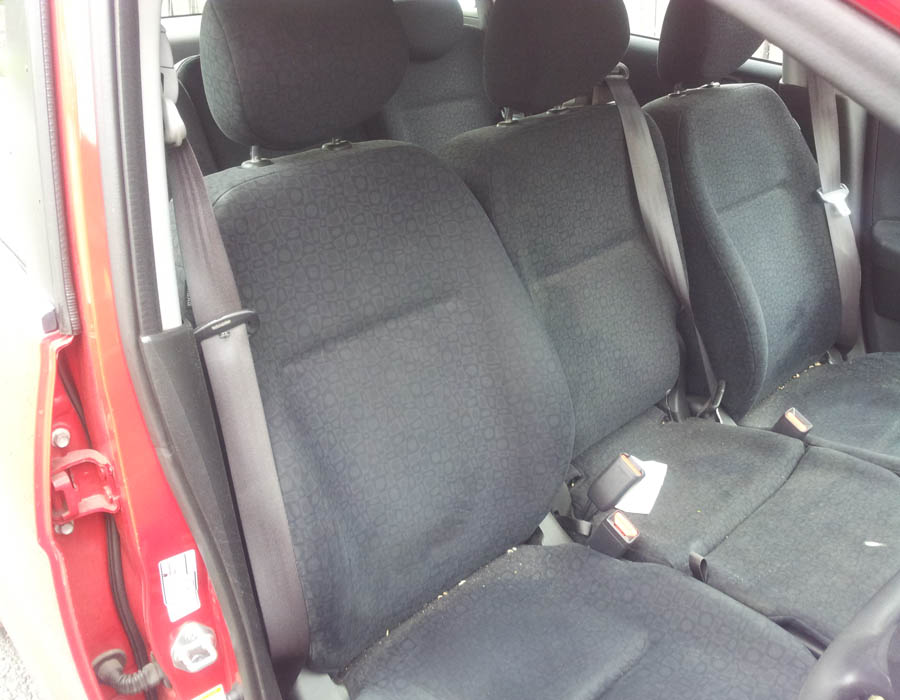 Honda FRV I-VTEC SE seat-belt-stalk-buckle-passenger-side-front